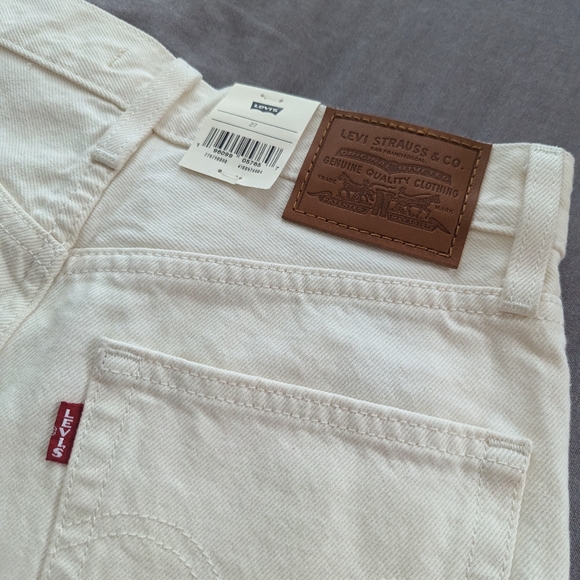 Levi's Ribcage Jean Shorts Hello It's Me Off White - Picture 8 of 13